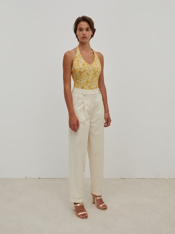 Loosefit Pantaloni con pieghe 'Taylor' di EDITED in beige