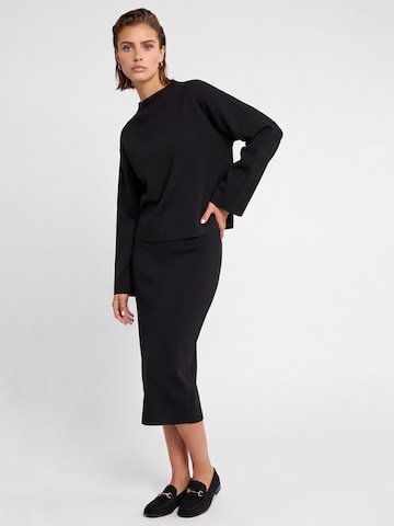APART Skirt in Black