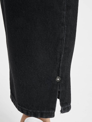 2Y Premium Regular Jeans in Black