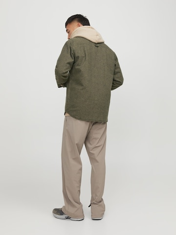 JACK & JONES Comfort Fit Overgangsjakke 'Darren' i grøn