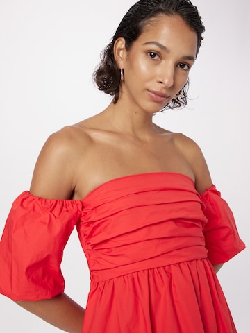 Robe River Island en rouge