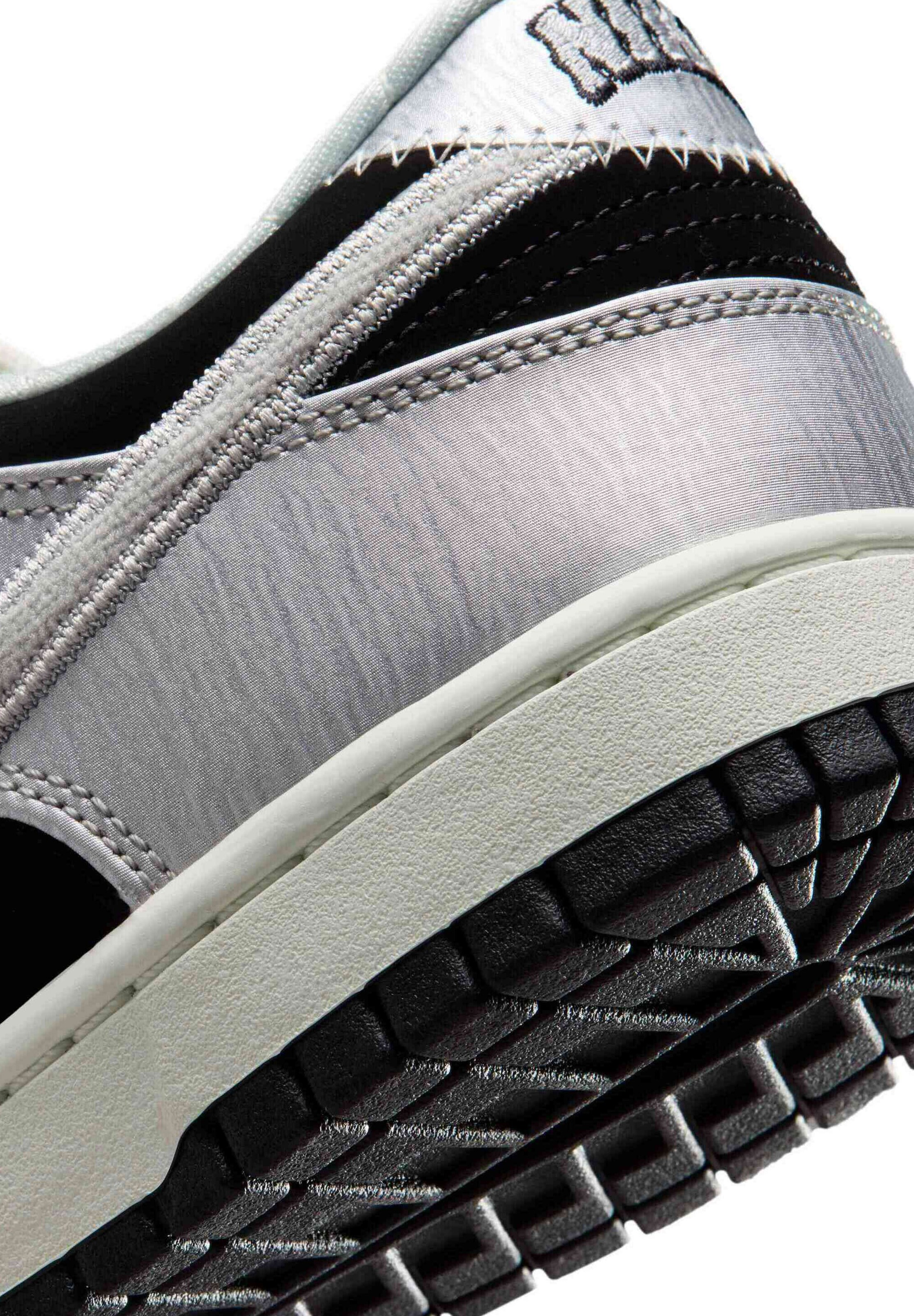 Nike Sportswear Låg sneaker 'DUNK RETRO' i silver