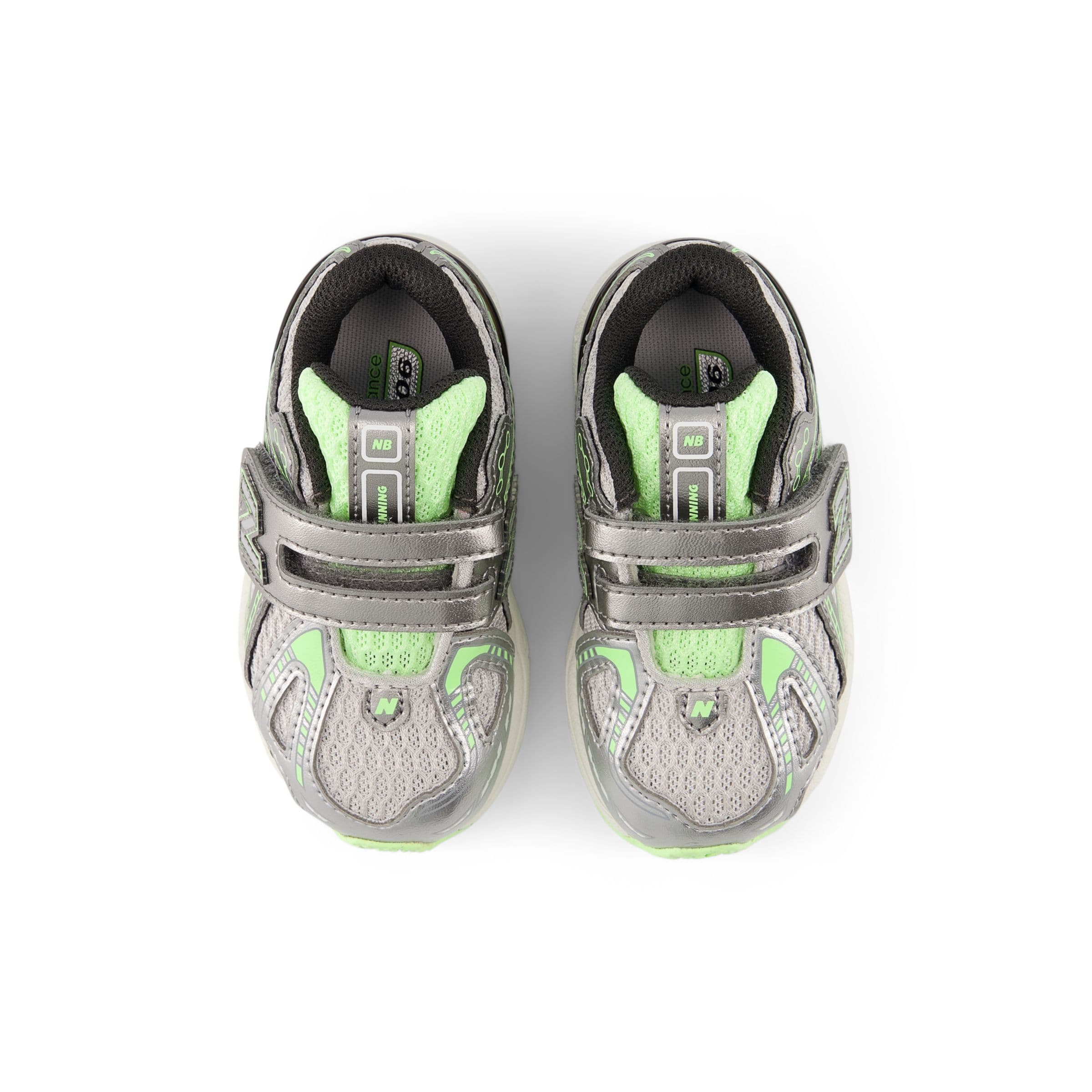 new balance Sneakers in Grey