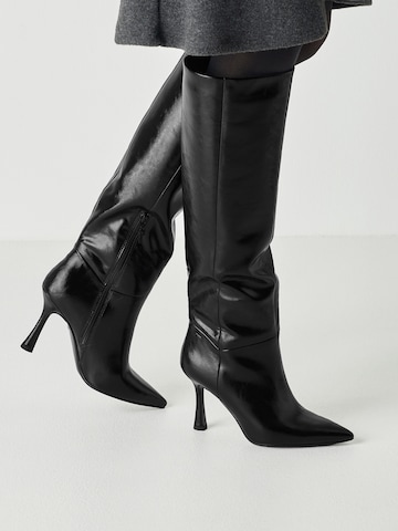 Tamaris Boot in Black: front