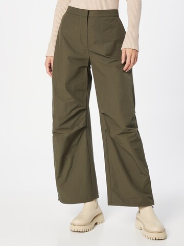 WEEKDAY Wide leg Broek 'Nilo' in Groen: voorkant