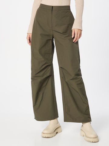 Wide Leg Pantalon 'Nilo' WEEKDAY en vert : devant