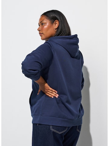 Zizzi - Casaco em moletão 'FLAMELA' em azul