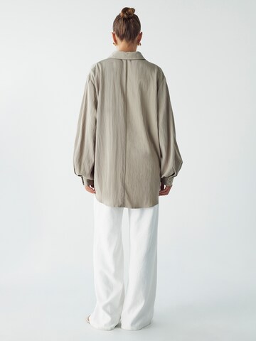 Camicia da donna 'VALLE' di Willa in grigio: dietro