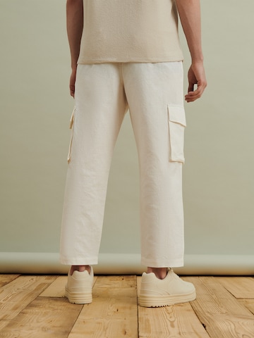 regular Pantaloni con pieghe 'Matti' di DAN FOX APPAREL in bianco