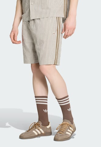 ADIDAS ORIGINALS Loosefit Παντελόνι 'Resort' σε πράσινο: μπροστά