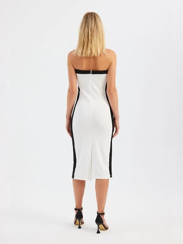Hiccup - Vestido em branco