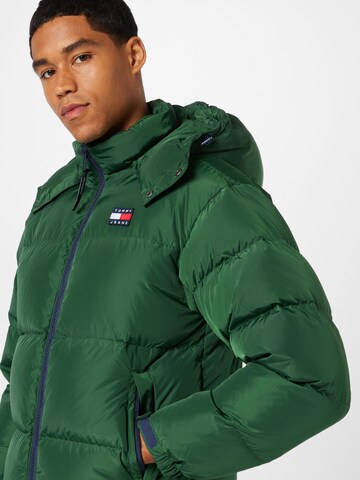 Tommy Jeans Kurtka zimowa 'ALASKA' w kolorze zielony