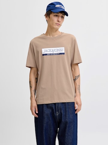 Tricou 'JORINWOOD' de la JACK & JONES pe maro: față