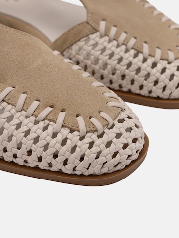 Limoya Sandals in Beige