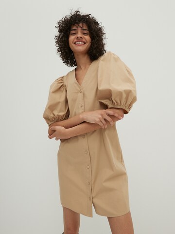 Robe-chemise 'Mary' EDITED en beige : devant