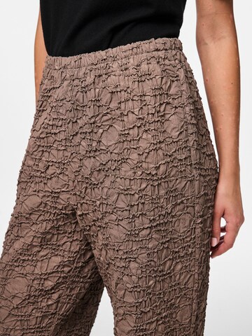 PIECES Wide Leg Bukser 'PCMOLLY' i brun