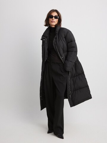 NA-KD Winterjacke in Schwarz: Vorderseite