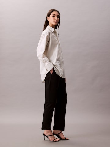 Calvin Klein regular Παντελόνι με τσάκιση σε μαύρο