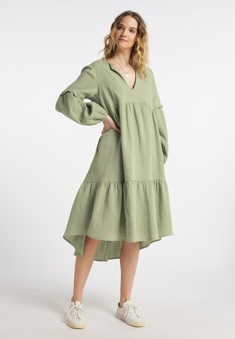 Rochie de la DreiMaster Vintage pe verde: față