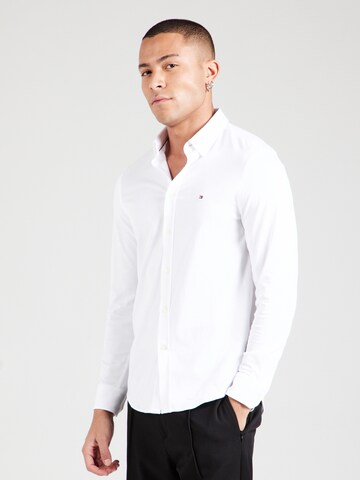 TOMMY HILFIGER Rovný strih Košeľa - Biela: predná strana