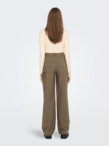 ONLYWide Leg/ Široke nogavice Cargo hlače 'Milan' - smeđa boja