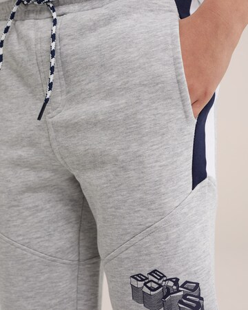 WE Fashion - Regular Calças de desporto em cinzento