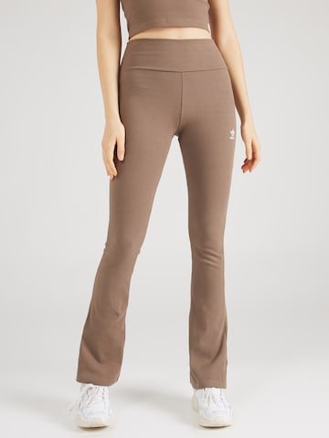 ADIDAS ORIGINALS Rozkloszowany krój Spodnie 'Essentials' w kolorze brązowy: przód