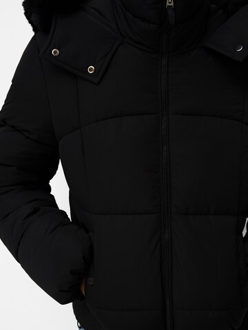Giacca invernale di Bershka in nero