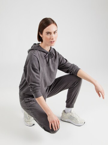 Marika - Jersey deportivo 'Raegan' en gris