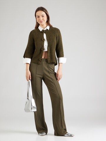 Largi Pantaloni 'Layla' de la ABOUT YOU pe verde