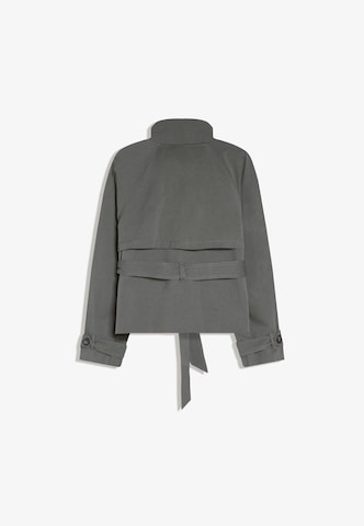 Geacă de primăvară-toamnă de la Bershka pe gri