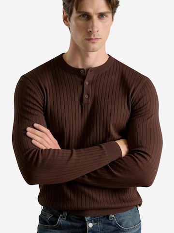 Giesto Shirt in Brown: front