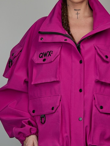 QWX2 Performance Jacket 'Oversized Softshell Jacket – Structured / Weather-Resistant' in Pink