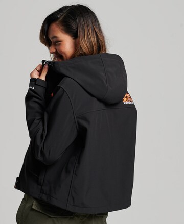 Superdry Prehodna jakna 'CODE TREKKER' | črna barva