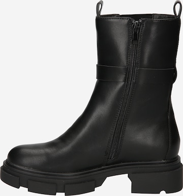 Dockers by Gerli Chelsea boots in Black