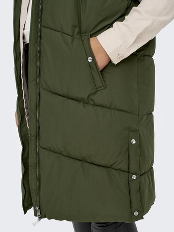 ONLY Carmakoma Bodywarmer in Groen