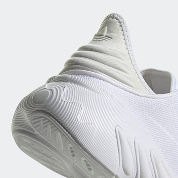 Baskets basses 'Adifom SLTN' ADIDAS ORIGINALS en blanc