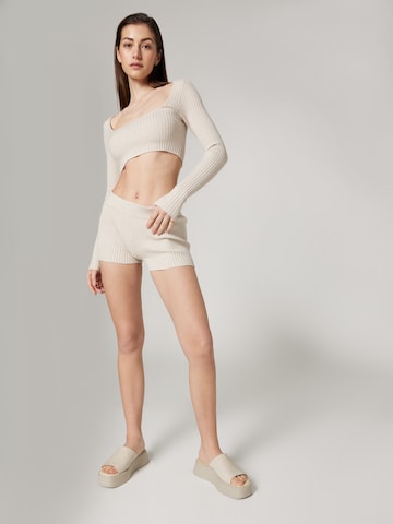 LENI KLUM x ABOUT YOU Skinny Shorts 'Sienna' in Weiß