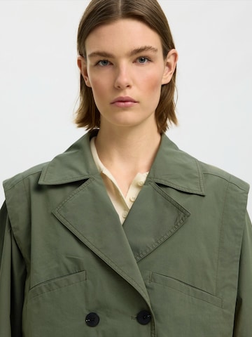 SELECTED Демисезонная куртка 'SLFSUTTON' в Зеленый