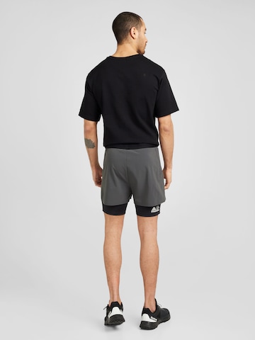 THE NORTH FACE Regular Outdoorshorts 'MA LAB' in Grau
