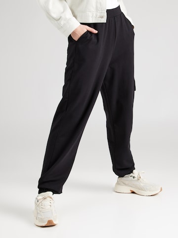 ARMEDANGELS Tapered Cargobroek 'GAABRIELE' in Zwart: voorkant