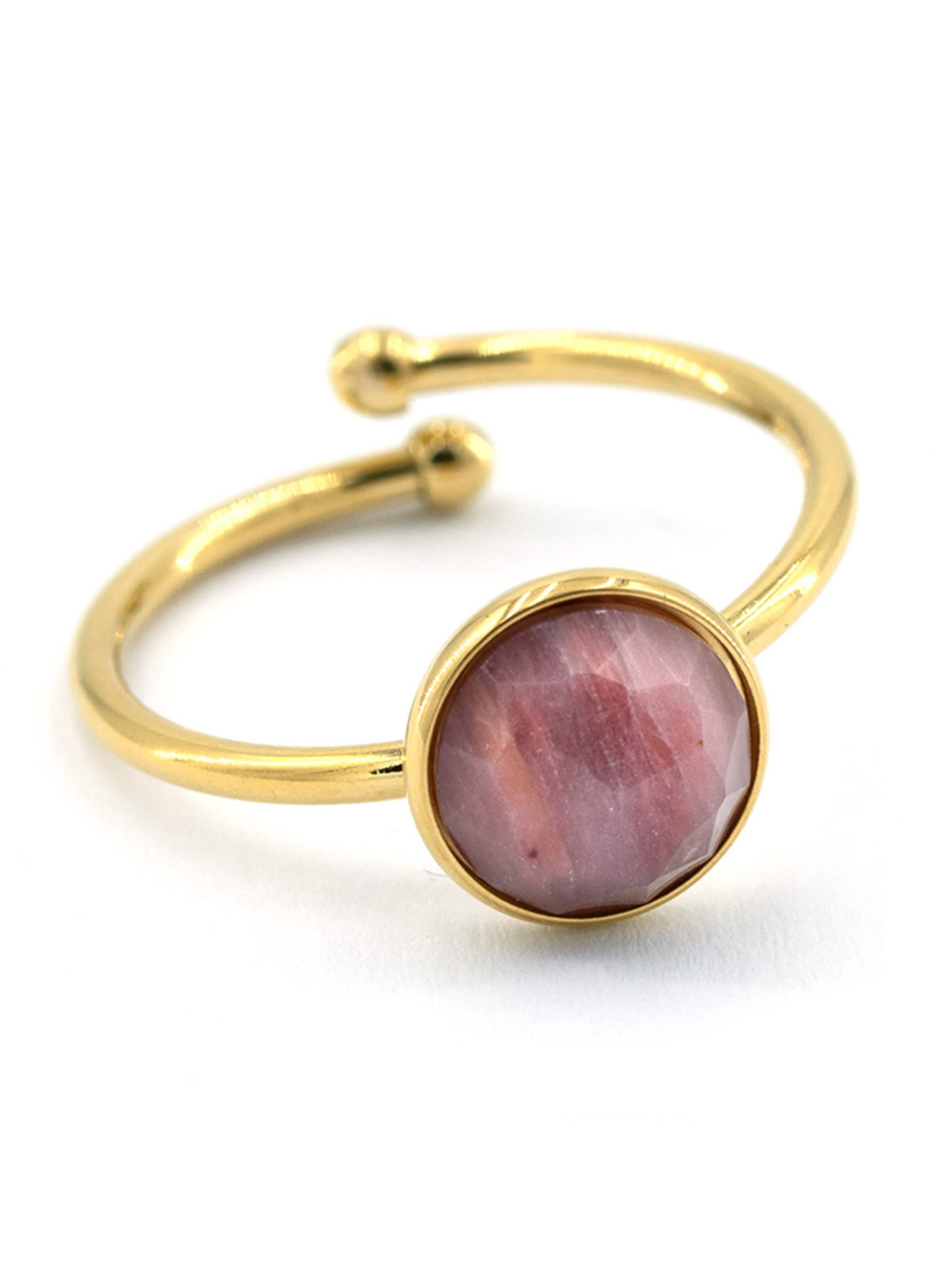 Sergio Engel Ring 'Beach Ring 01 Vergoldeter Edelstahlring mit Naturstein-Cabouchon' in Pink: front