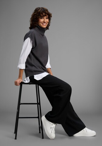LAURA SCOTT Sweater in Grey