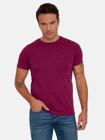 Jacey Quinn - Camisa em vermelho: frente