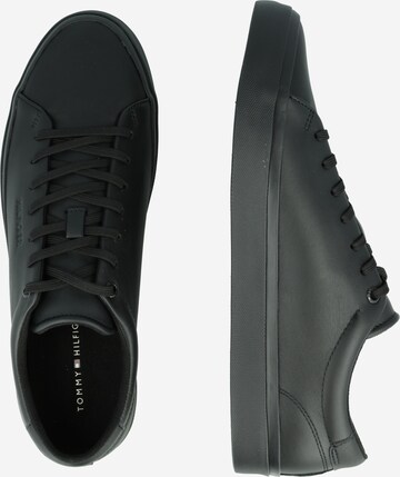 TOMMY HILFIGER Sneakers in Black