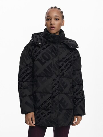 Veste d’hiver Desigual en noir : devant