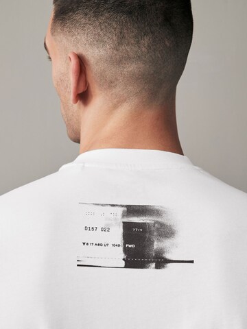 Next T-Shirt in Weiß