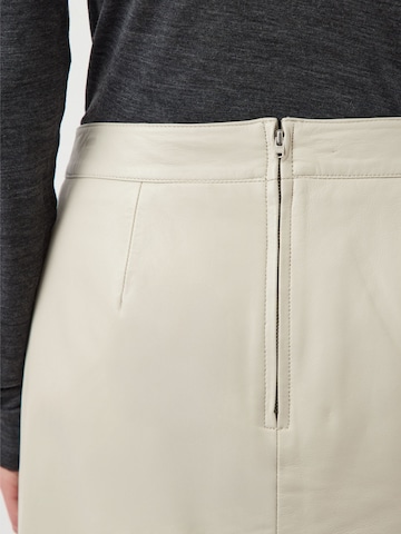 YAS - Falda en gris