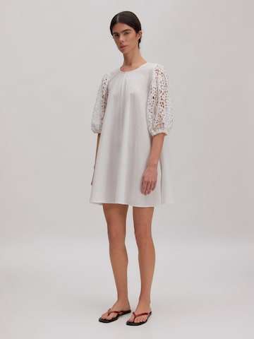 EDITED Dress 'Nanni' in White: front