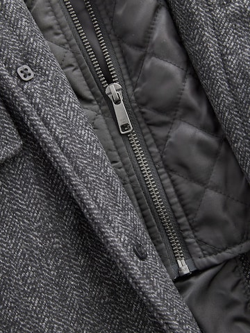 Next Prehoden plašč | črna barva